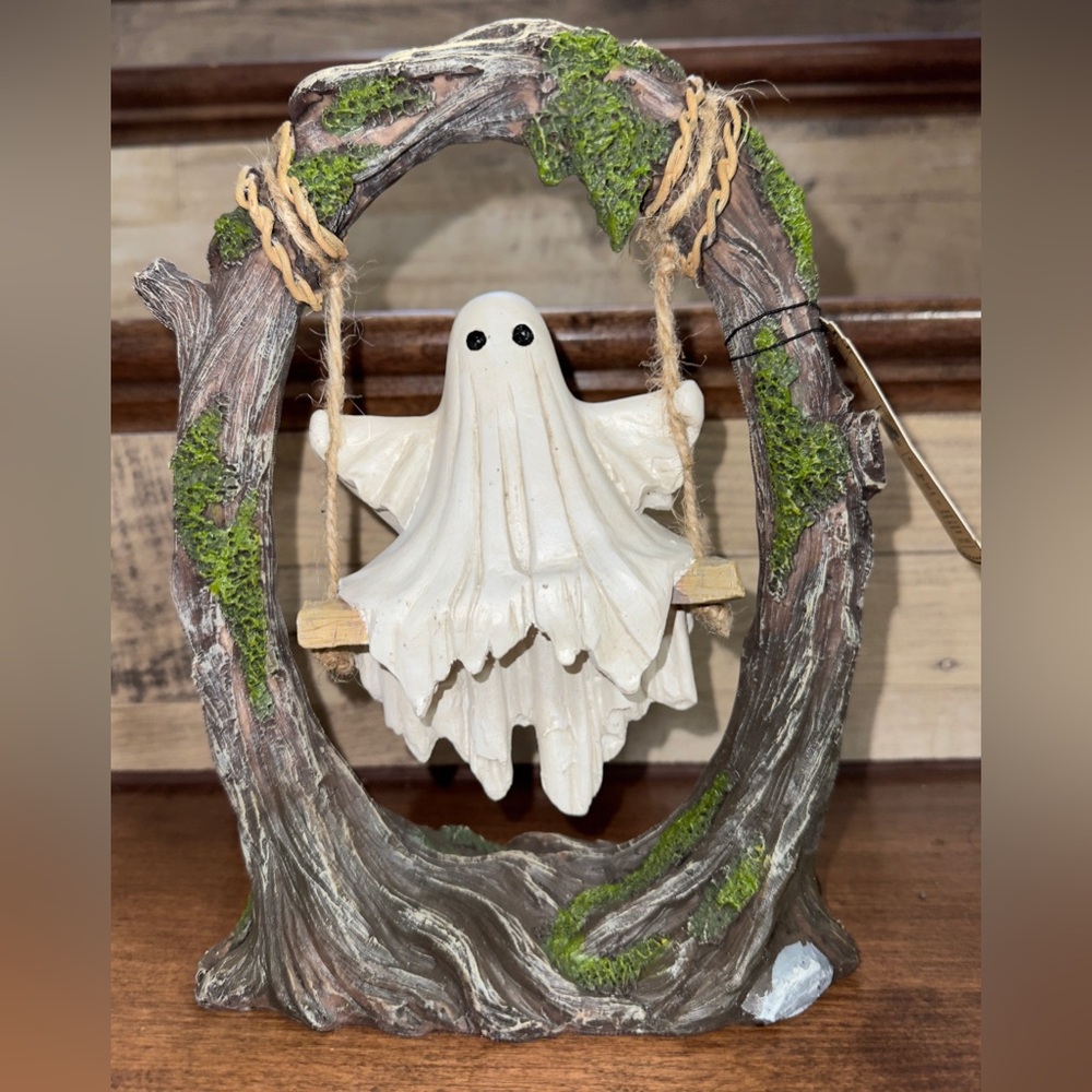 Super Cute 🥰 Tree 🌳 Swing Ghost 👻 Halloween Decor by Sweet Street - NEW